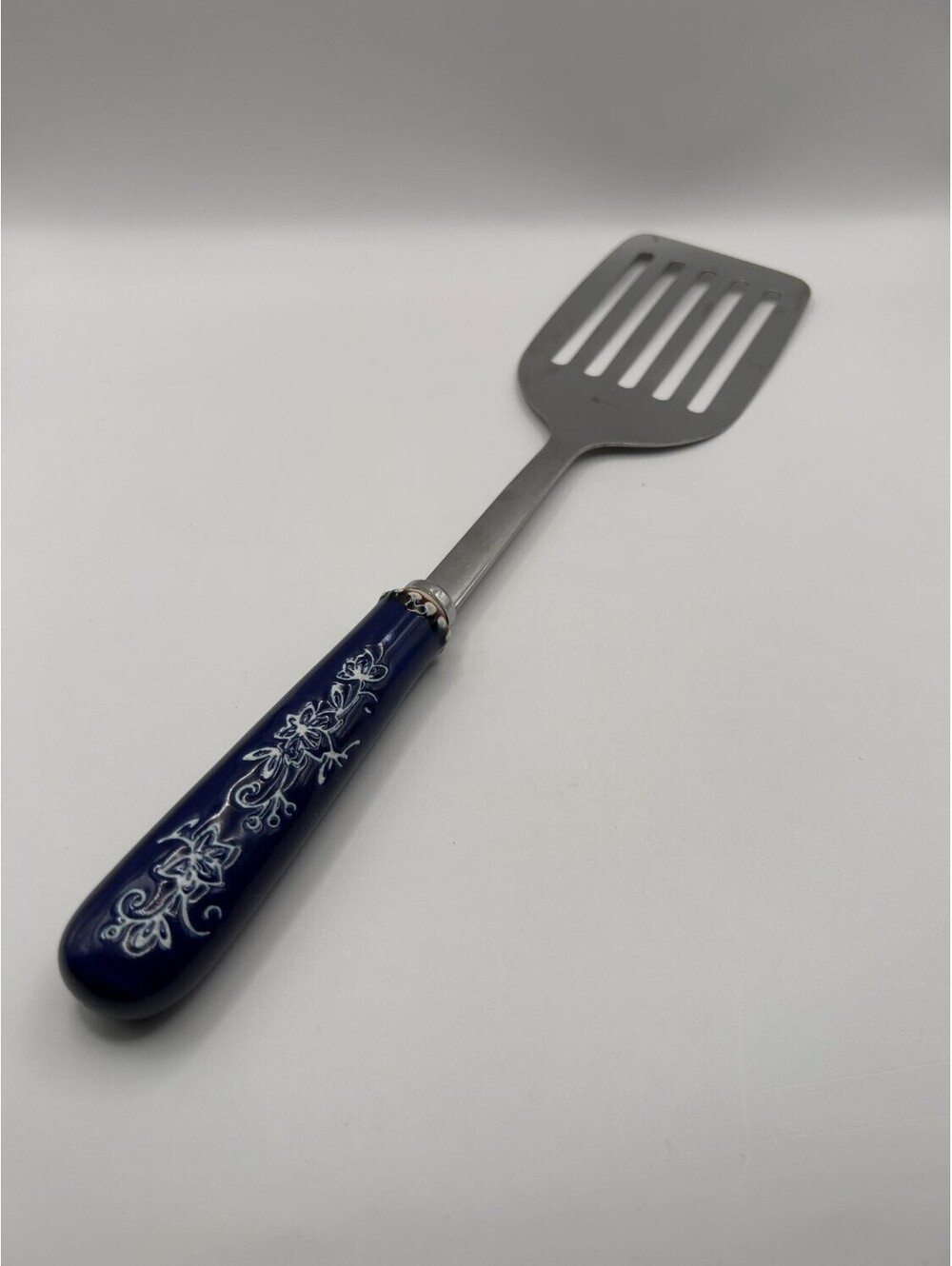 Temp-tations by Tara slotted spatula turner floral Blue
